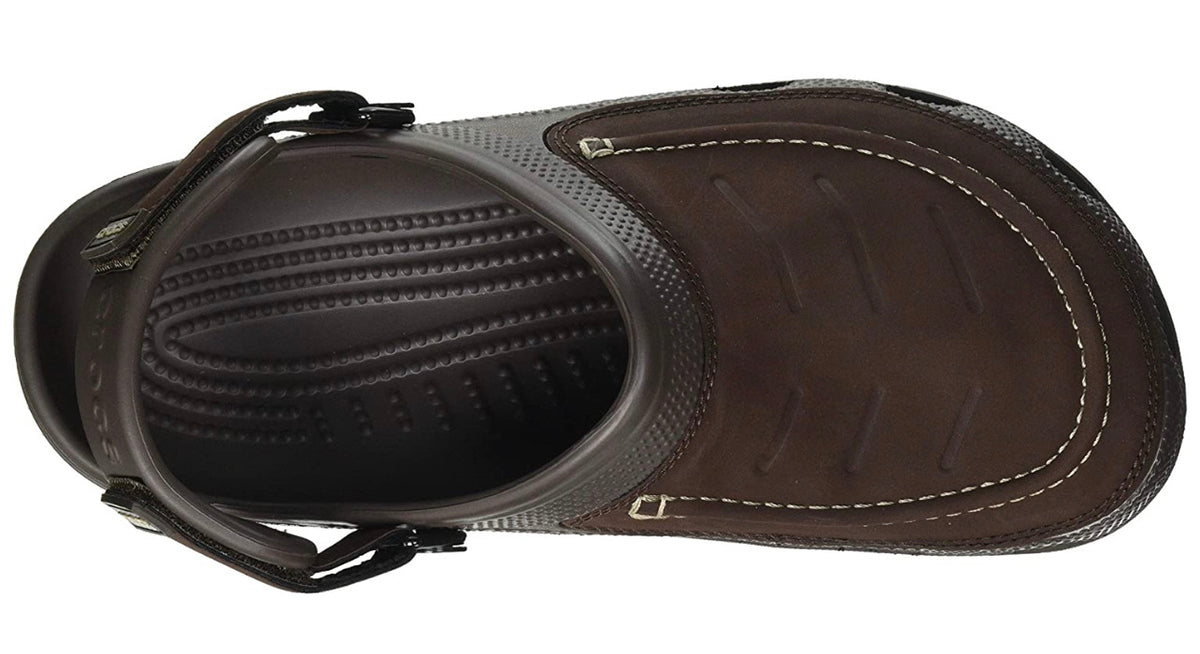 crocs de piel