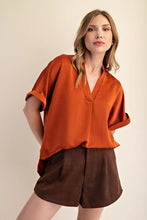 Cargar imagen en el visor de la galería, Blusa Satin Mate
