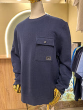 Cargar imagen en el visor de la galería, Camiseta Karl L Texturizada
