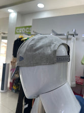 Cargar imagen en el visor de la galería, Yankees New Era Cap
