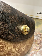 Cargar imagen en el visor de la galería, Mini Crossbody Coach
