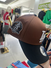Cargar imagen en el visor de la galería, Yankees New Era Cap
