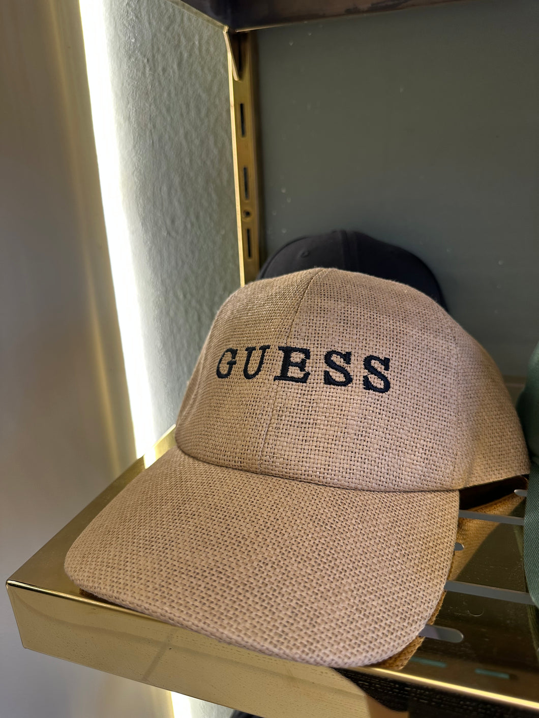 Gorra Guess