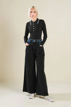 Cargar imagen en el visor de la galería, Flare Jeans
