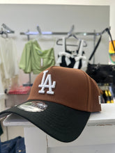 Cargar imagen en el visor de la galería, Yankees New Era Cap
