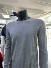 Cargar imagen en el visor de la galería, Sueter Calvin Klein
