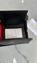 Cargar imagen en el visor de la galería, Billetera Tommy Hilfiger
