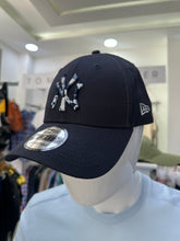Cargar imagen en el visor de la galería, Yankees New Era Cap
